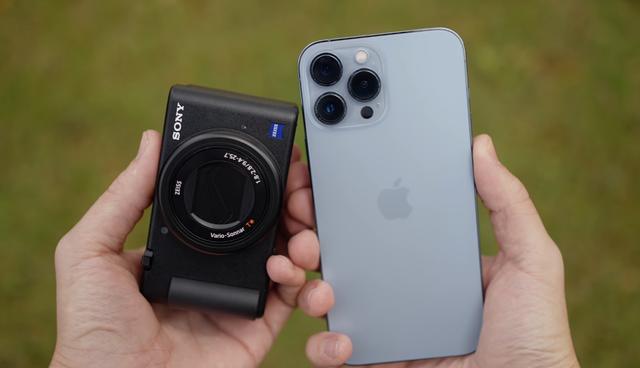 8999元的苹果13ProMax，对决4399元的索尼ZV-1，拍照差距有多大？