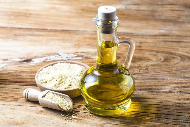 为何肝病越来越多？医生劝导：两种食物或是“祸根”，别再吃了