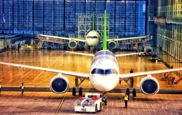 中国C919客机接受国际订单，让波音懊悔：将失去3万亿中国市场