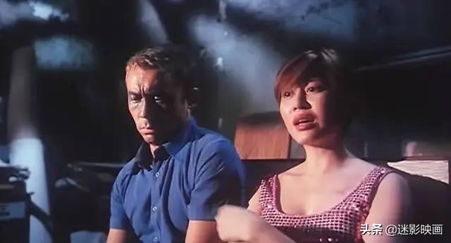 迎来了千禧年的深夜钟声……这部《鬼请你睇戏》是一部低本钱恐惧笑剧