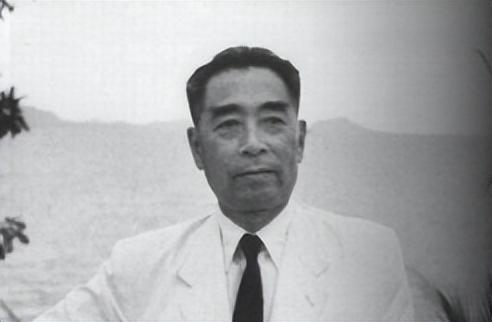 周恩来临终留下三个遗愿，邓小平：全部不答应，毛泽东：答应一个