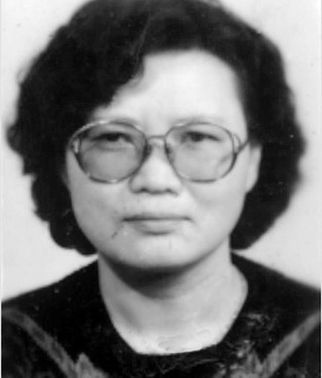 1960年沈醉被特赦后，享副部级待遇，唯一留在大陆的女儿过得如何