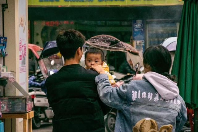 致敬劳动者｜这些背影，如此珍贵