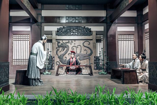 诸葛亮常常自比管仲、乐毅。历史上的管仲到底有些怎样的成就？