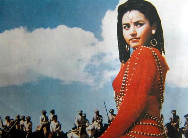 「深度好文」麦迪娜香妃舞蹈视频(麦迪娜香妃跳舞视频)