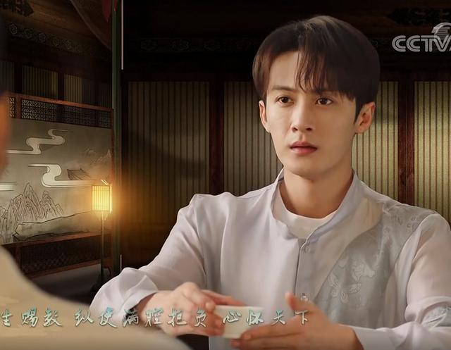 五四晚会：赵丽颖大变脸，关晓彤化浓妆，她们俩赢得毫不费力