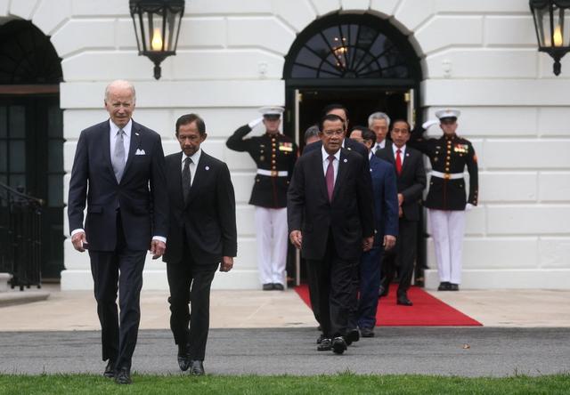 不给拜登面子，越南说一堆让中国高兴的漂亮话，代表不投靠美国？