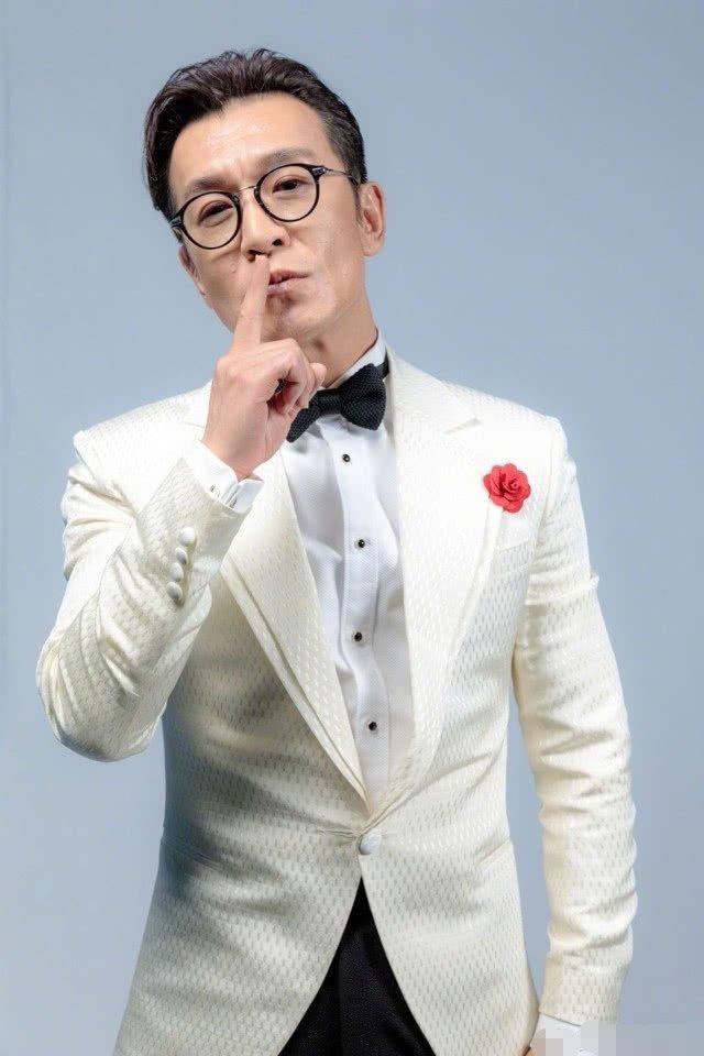 李咏妻子分享女儿最新动态：老公离世快4年，女儿也长大成熟了