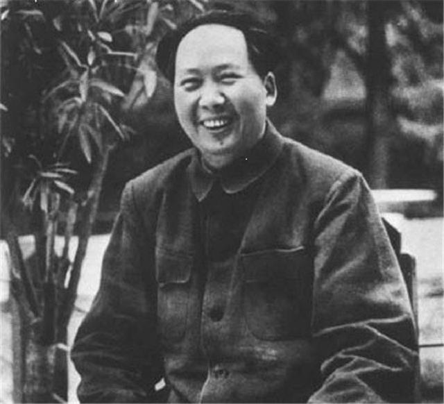1948年毛主席遭精准轰炸，惊险生还，一年后凭借一封电报揪出内鬼
