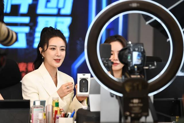 薇娅被封、上千人补税，直播最严查税风暴来了