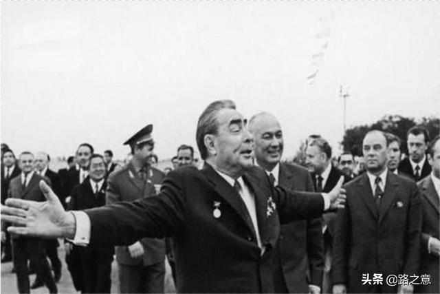 米格25叛逃之谜：神秘降落日本，飞行员送往美国，飞机被美日肢解