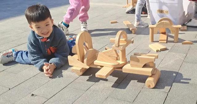 诺亚舟庆安小哈佛幼儿园中一班 · 快乐那么多，我都留住了