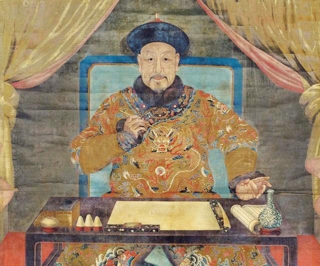 秦桧后人考上状元，经过岳飞坟墓时作了两句诗，被后人称赞不已
