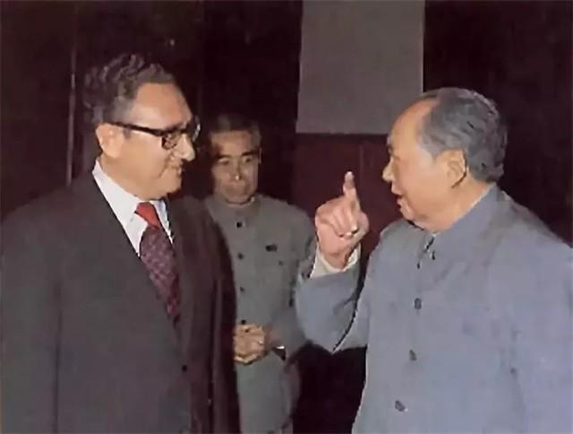 1976年毛主席逝世，毛岸青未能送葬，毛新宇：父亲一直很想念爷爷
