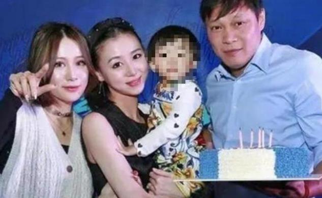 范志毅号称夜店小王子，为朋友担保差点身无分文，两孩子是英国籍