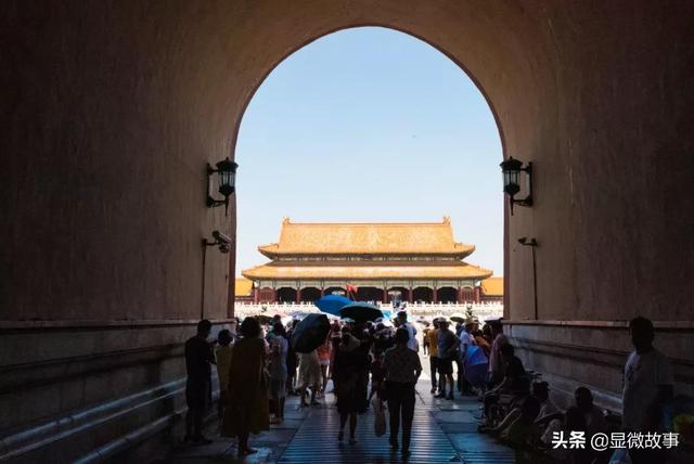 那些在路上的老年人：在景區找不到廁所、不會手機買票