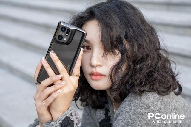 自研影像芯片能有多强？这两款旗舰手机给出答案
