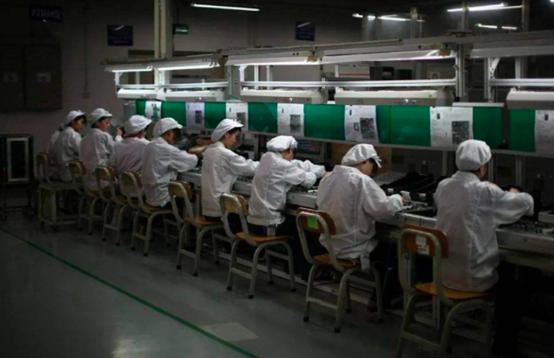 从流水线女工到董事长，初中学历打造4000亿企业，王来春有多厉害