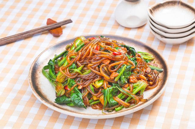 阳春三月，养肝“黄金期”，10食物要多吃，滋阴养肝，越吃越年轻