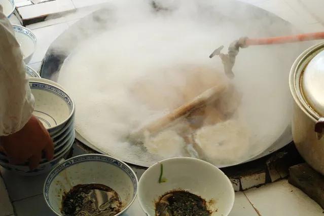盛名已久的北京炸醬面，爲啥火不動了？改行廚師:3個弊端仍在