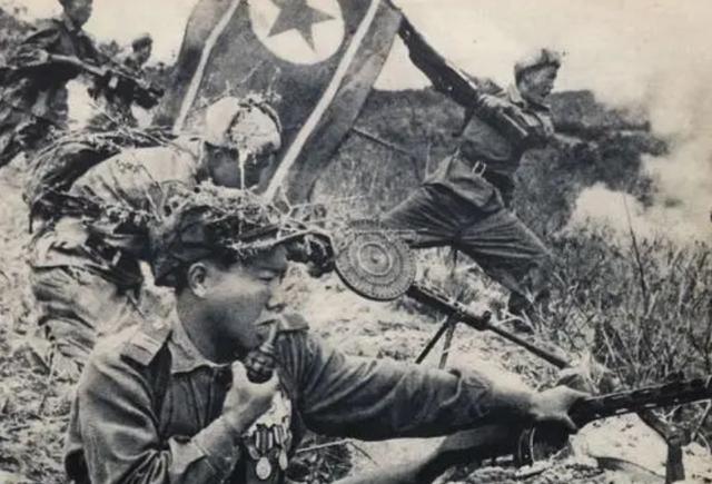 54年毛主席著作海外发行，美军官看后：如果早点读到，绝不打朝鲜