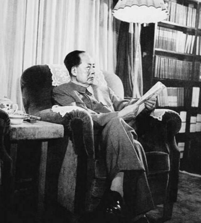 1956年陈毅瞻仰毛主席故居时，笑问一旁的同志：你们认识毛泽全吗