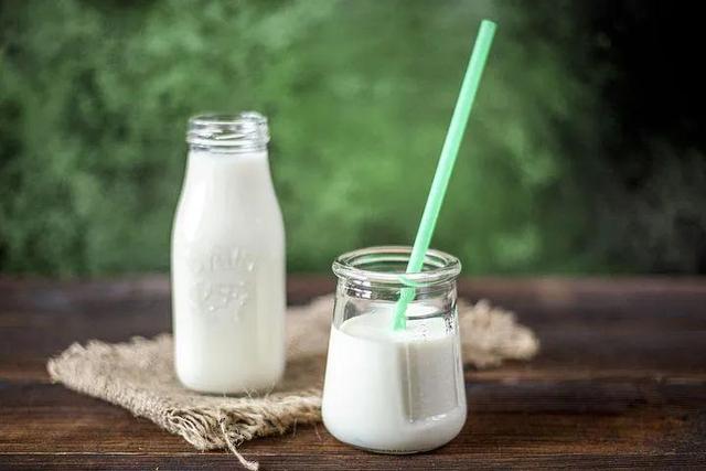 低乳糖牛奶（三元低乳糖牛奶）