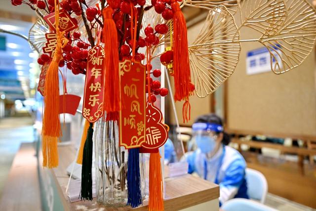 冬奥“年味”哪里寻？窗花、春联、福字、中国结都安排......