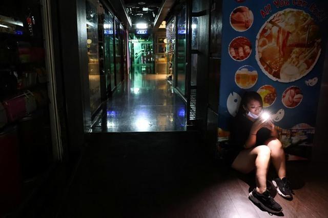 台湾无预警大停电，核电站直接停转，城市陷入混乱，多人被困电梯