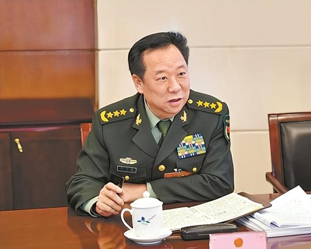 战将李作成：对越自卫反击战任连长，36年后成陆军司令，被授上将