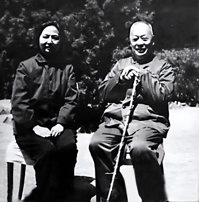 陈毅被妻子锁门外，冲动下提离婚，周恩来找到张茜：给你提个建议