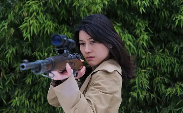 她的第一部戏是抗战剧《新亮剑》,在剧中她饰演的是"刘诗吟"一角,剧中