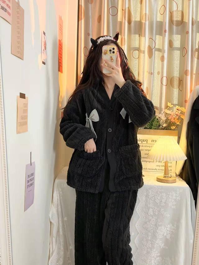 珊瑚绒睡衣 珊瑚绒睡衣