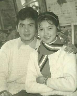 著名演员姜黎黎:与大三岁的王宝生结婚，低调恩爱45年，女儿成为骄傲的一对。
