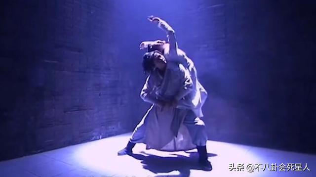 ����Ȧ�Ĵ��Ů����(��ֵ���������У�ȴӵ��һ˫�����ţ���10λŮ�ǵĽſ��Ⱥ���)