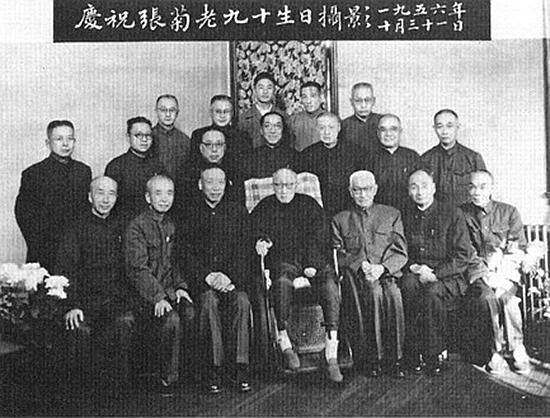 1949年毛主席邀张元济游天坛，期间问到：当年你在朝廷的俸禄多少