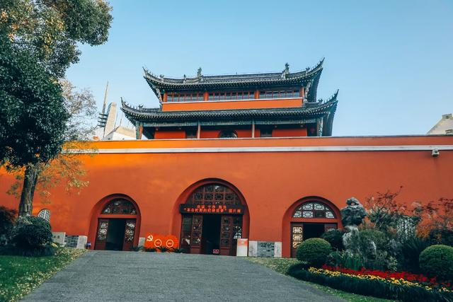 北京東路，喜提秋天