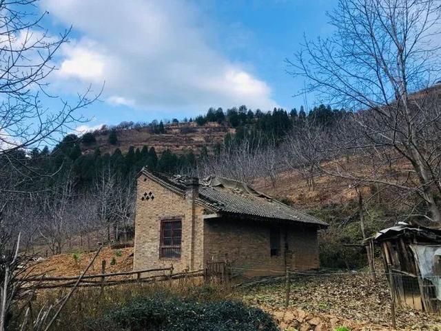 高山之上，秦嶺終南山有個原本熱鬧的空中村落，也許即將永遠消亡