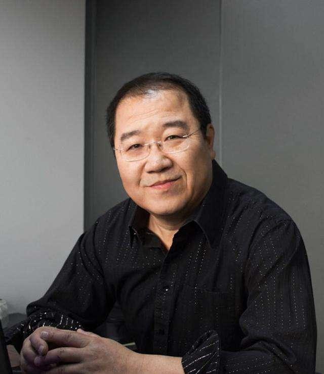 英如镝：我爸是英达，我哥是巴图，我在拥有父爱的环境中成长