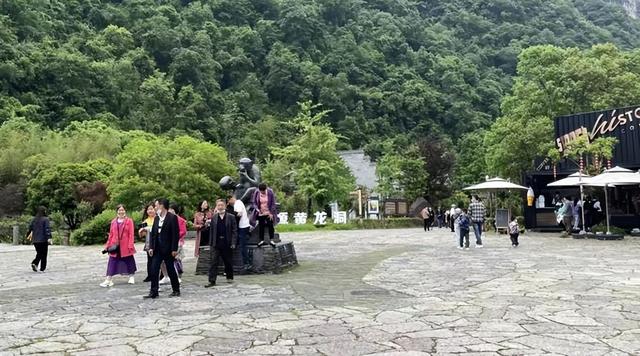 多景区客流量为今年新高！“五一”小长假，张家界旅游回暖