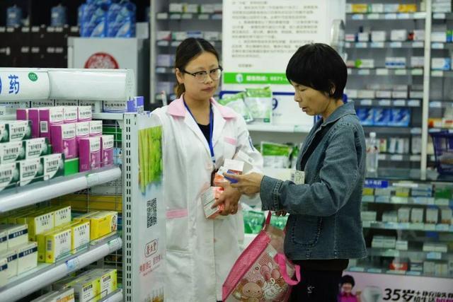 长期吃奥美拉唑，会出现什么副作用？医生揭晓答案，转给家人看看