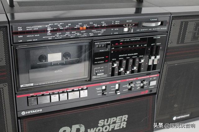 日立 Hitachi TRK-3D9 单卡收录机 4波段收音机 便携式立体声音响