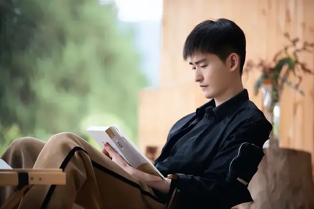 Text/Jitong As a male god, Zhang Han is one of the artists that ...