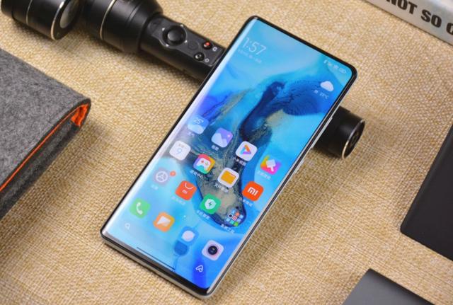 从6299元跌至3839元，12GB+512GB，120W快充旗舰无奈售价大跳水