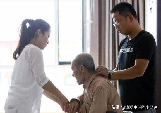 独居老人哭诉：人过七十才发现，晚年的亲情，远比想象的要残酷