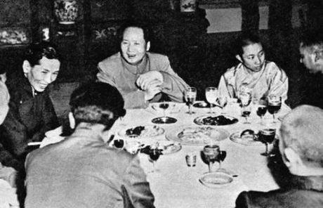 他为毛主席做了22年的饭，从不放一滴酱油，饭后必须亲自销毁菜单