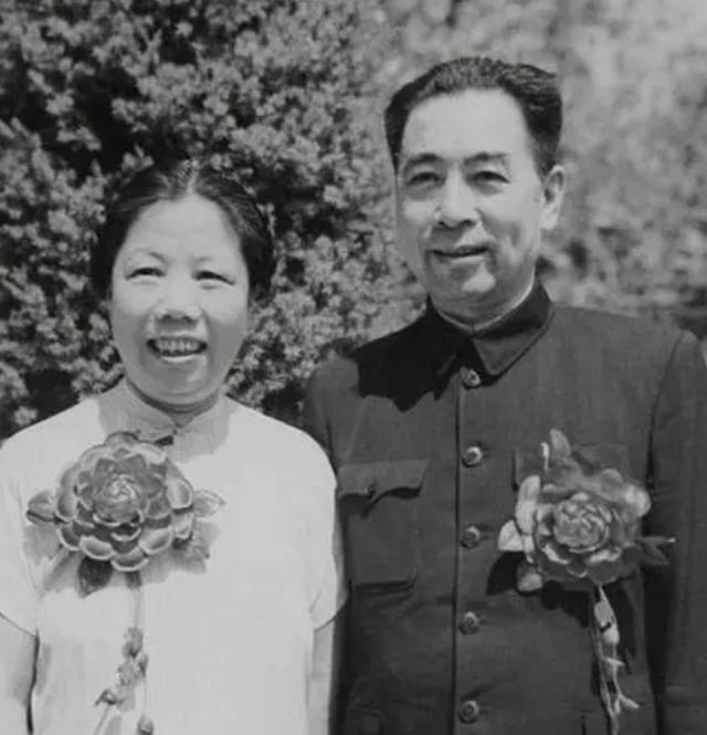 毛岸英收到陌生来信，称自己找父亲，毛主席立刻反应：朱德的千金