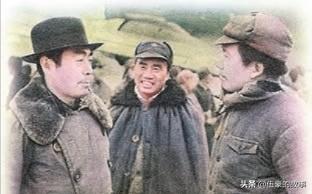 「罕见」周恩来和十大元帅的同框照，张张珍贵，尽显功勋风采