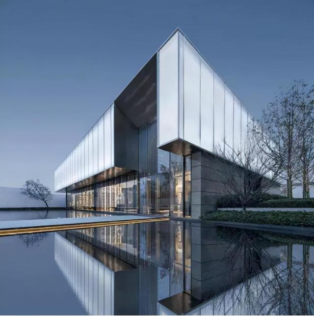 富力地产、中梁控股的小插曲与大变局