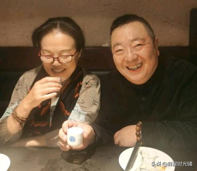 主持人董浩：40岁主持大风车，陪伴一代人成长，如今65岁过得怎样